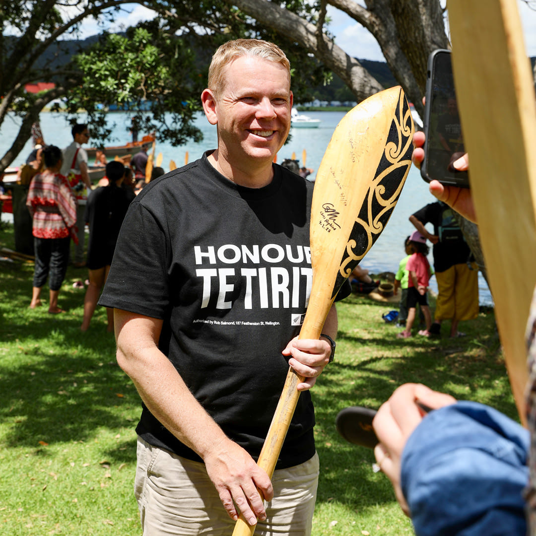 T-shirt design created for Labour supporters, Chris Hipkins and Labour MPs, worn during the 2024 Hīkoi mō te Tiriti protests and at Waitangi in 2025.
